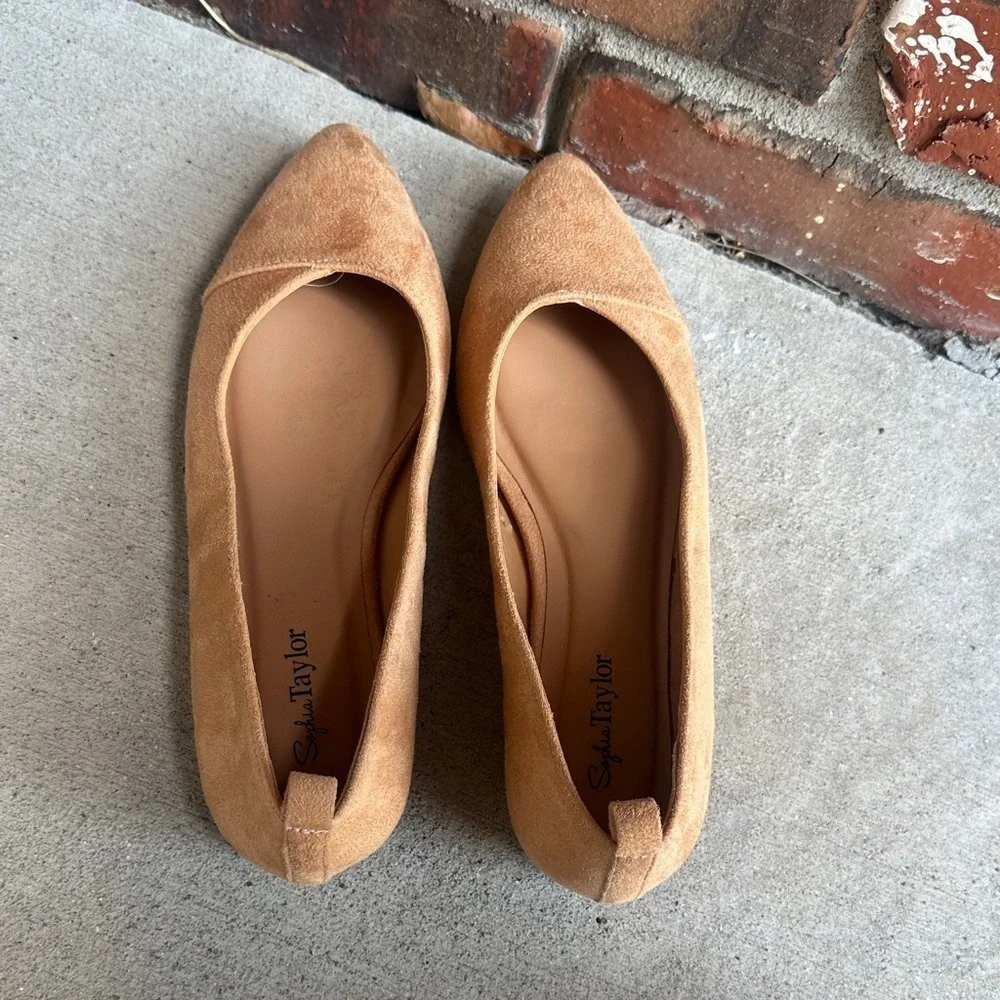 NWOT sophia taylor Tan Suede Women's Flats 7 1/2